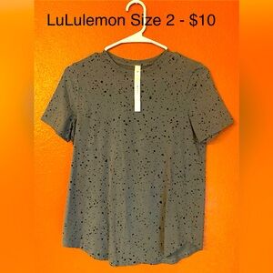 Grey LuLulemon T- Shirt with black